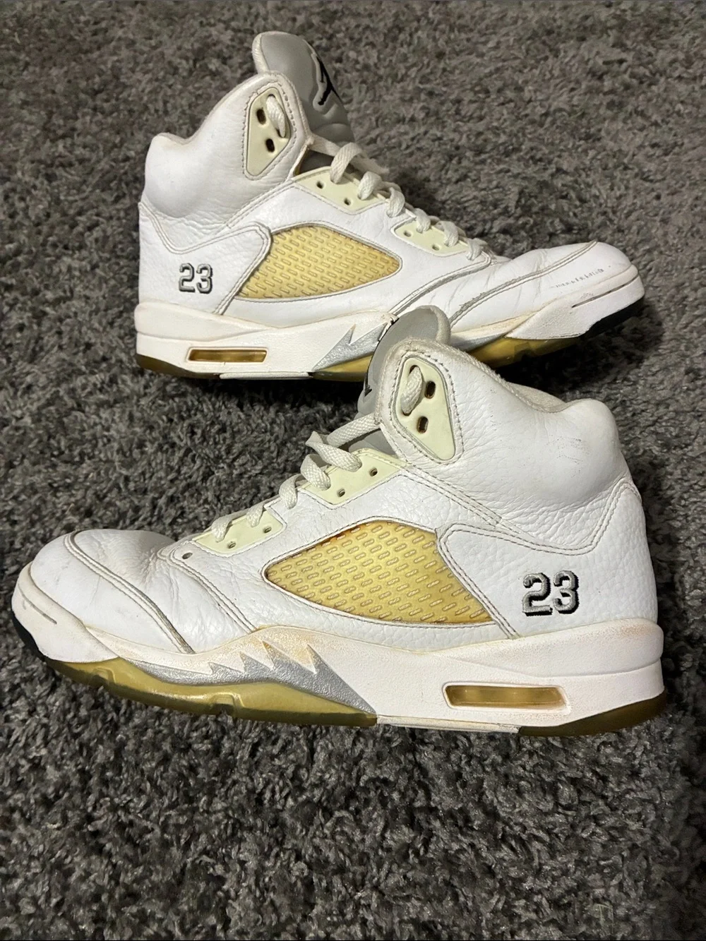 Jordan 5 metallic white